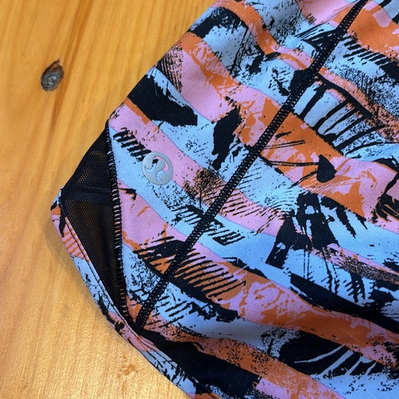 LULULEMON 4 Tall Hotty Hot Swift Shorts 4" Liner Running Inversion Multi Black - Picture 8 of 11